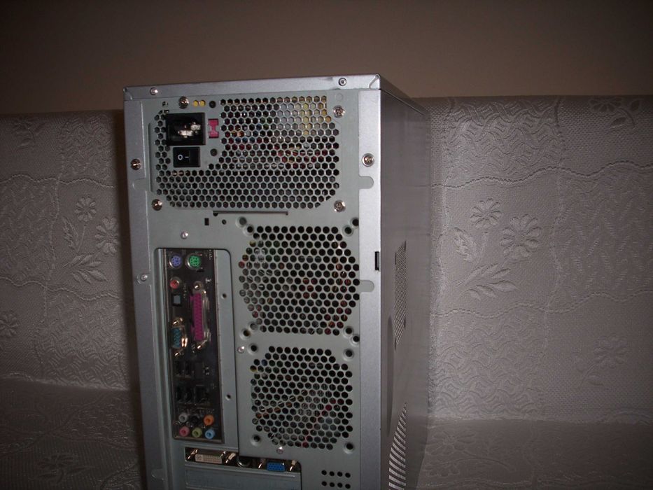 Компютър с "WINDOWS 11"