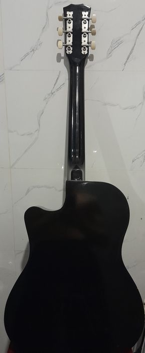 продается гитара