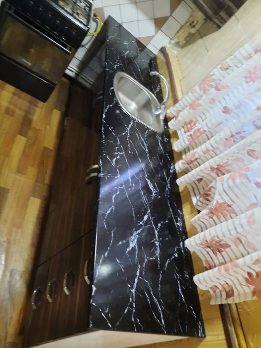 Кухонная мебель основание мдф, фасад акрил состояние аккуротно