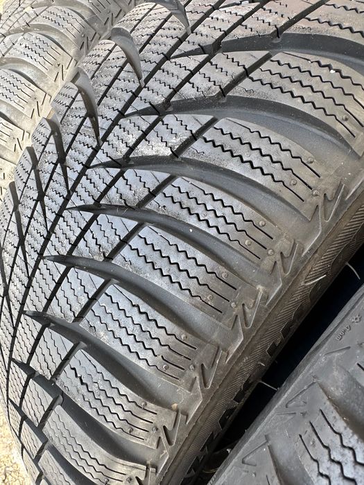 Bridgestone 205/55/16 зимни гуми