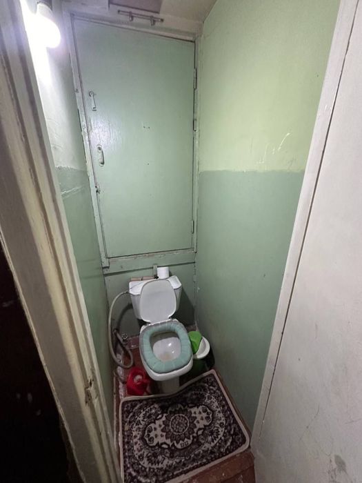 Uy sotiladi srochna 2 xonali 4 etaj Manzil: Chilonzor 11 kv shuxrat