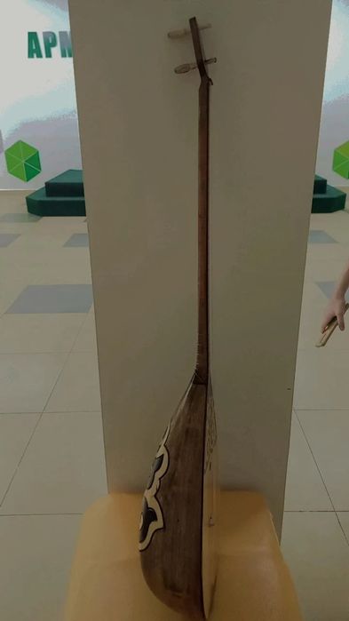 Домбыра (в хорошем качестве)