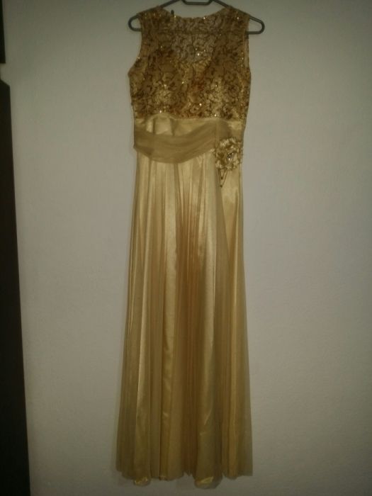 Официална рокля златисто