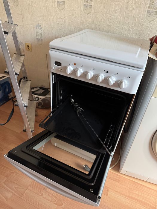 Фурна газ/ток Indesit