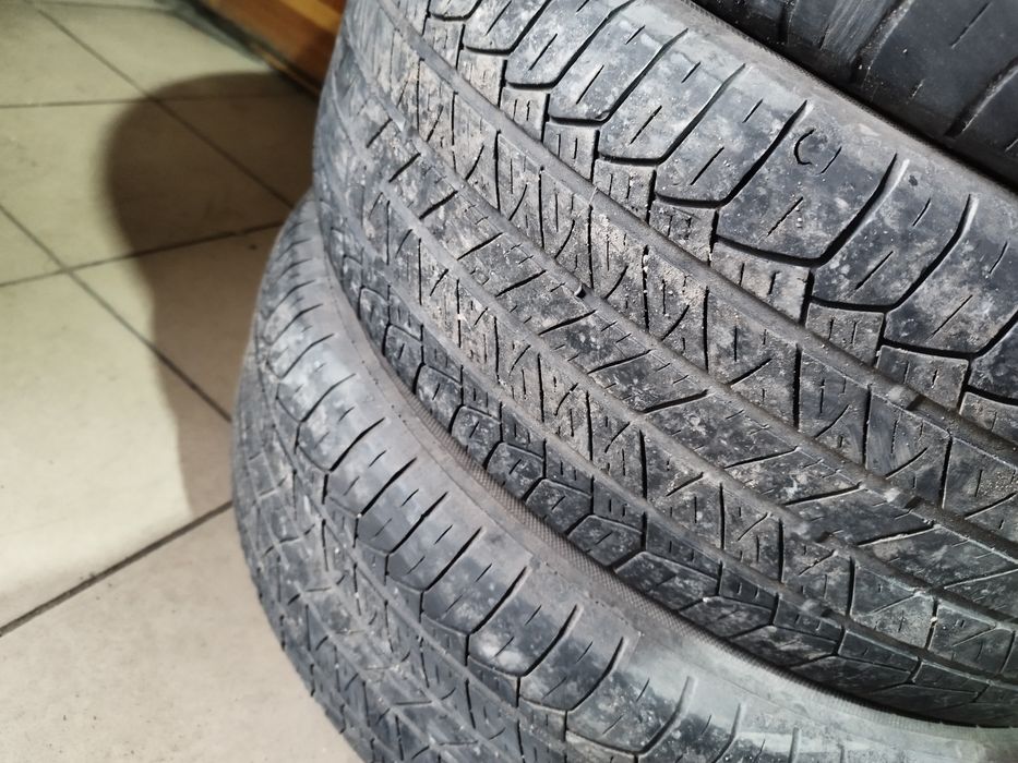 Резина 235/65/17 продам