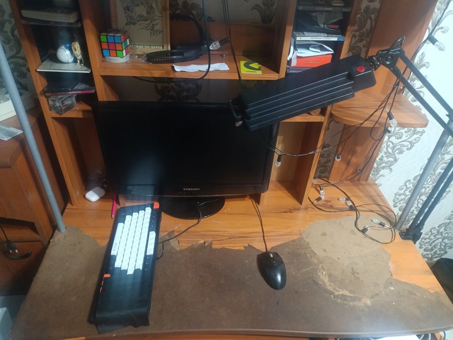 Компьютерный стол