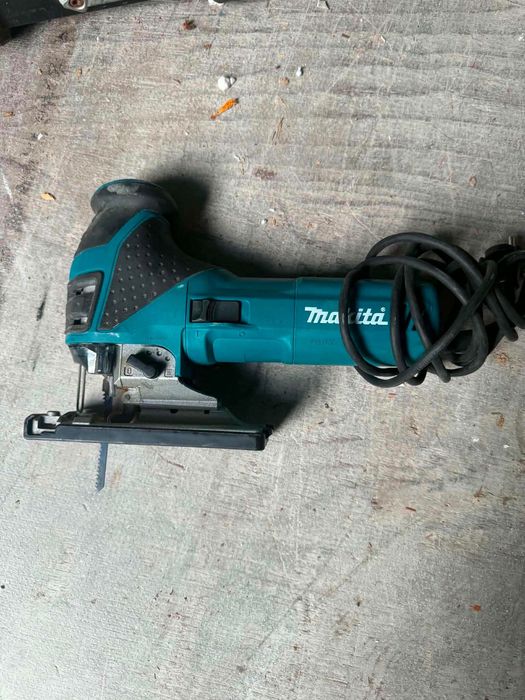 Makita 4351FCT професионален прободен трион