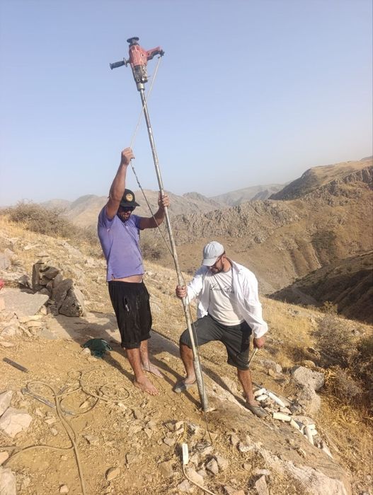 Beton kesish teshish xizmatllari uslogiya Almazne bur