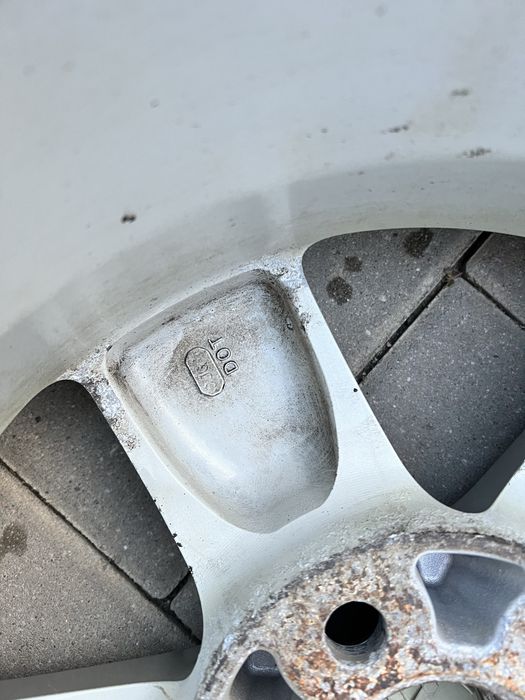 Шипы комплект с дисками оригинал Mitsubishi.