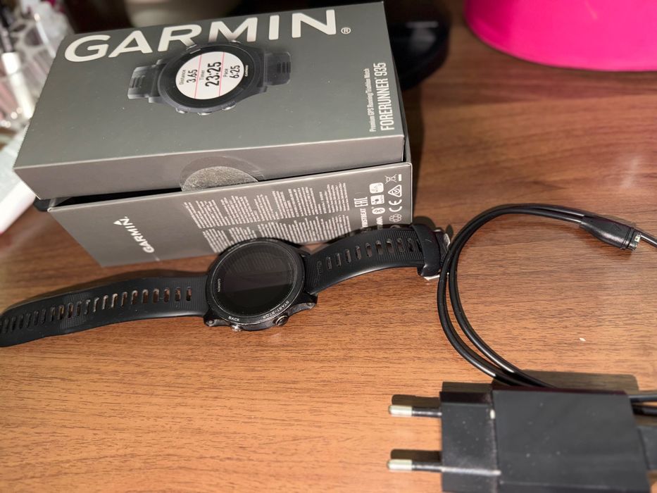 Продам часы Garmin forerunner 935