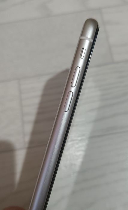 Продам iPhone 11 128г