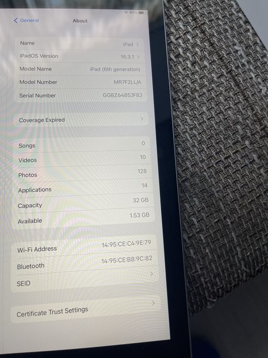 Таблет Apple iPad 6th Generation Wi Fi 32GB GSM iPhone Nike Jordan