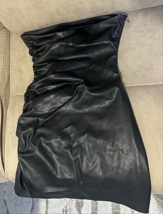 Черна кожена рокля