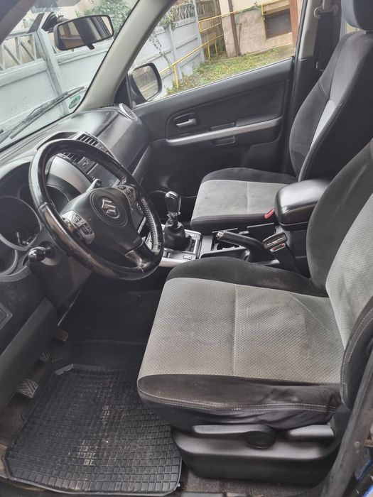 Vând Suzuki Grand Vitara  4x4