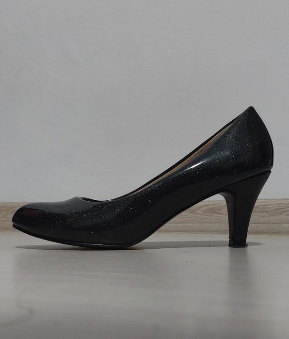 Pantofi marimea 38