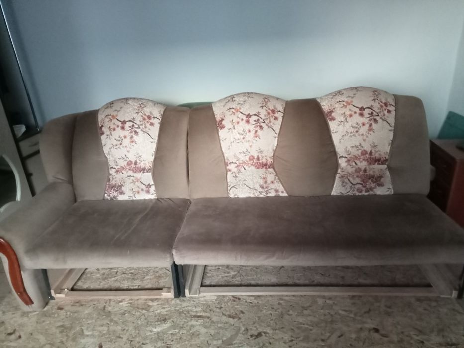 Продам угловой диван с креслом б/у