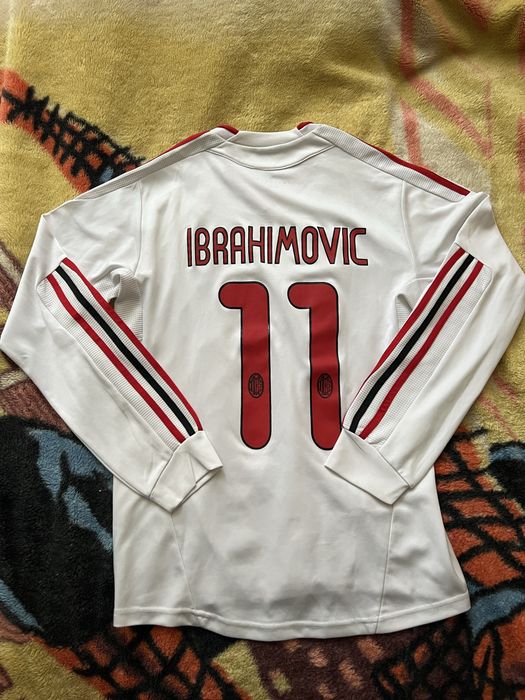 Milan 2011-2012 футболна тениска