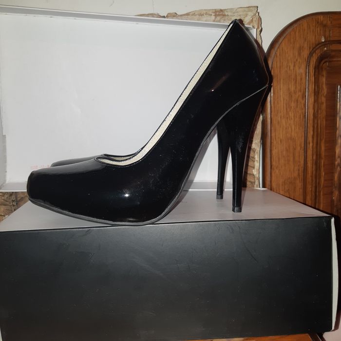 Pantofi cu toc  din piele naturală