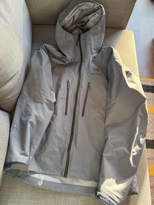 Arcteryx Alpha SV мъжко, размер Л + 2024 произведено