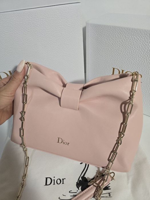 Налична чанта Dior Bow
