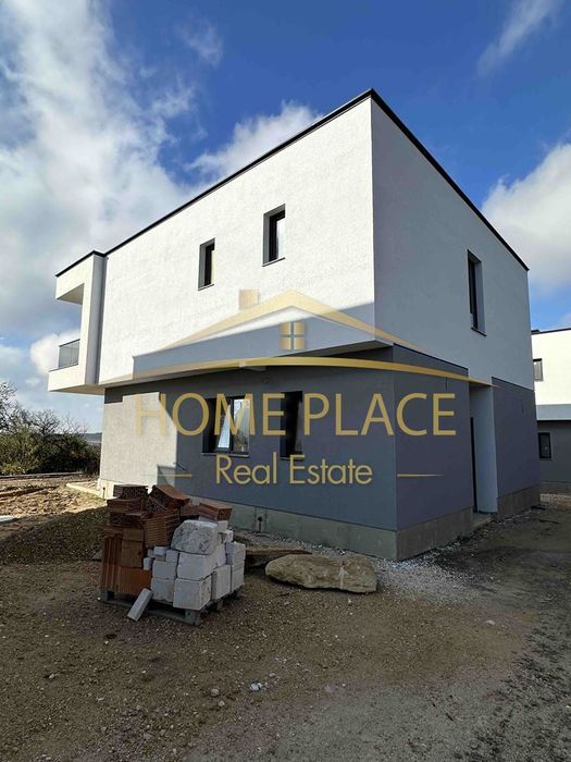 Къща в м-ст Боровец Юг