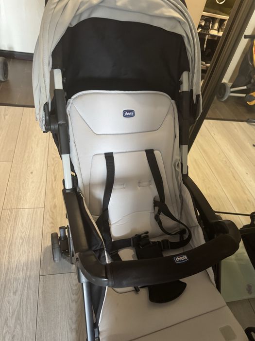 Продам коляску Chicco