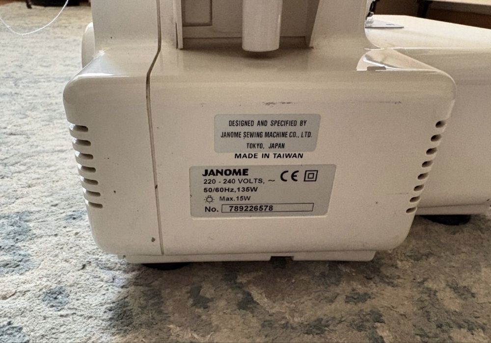 Оверлок Janome 204D
