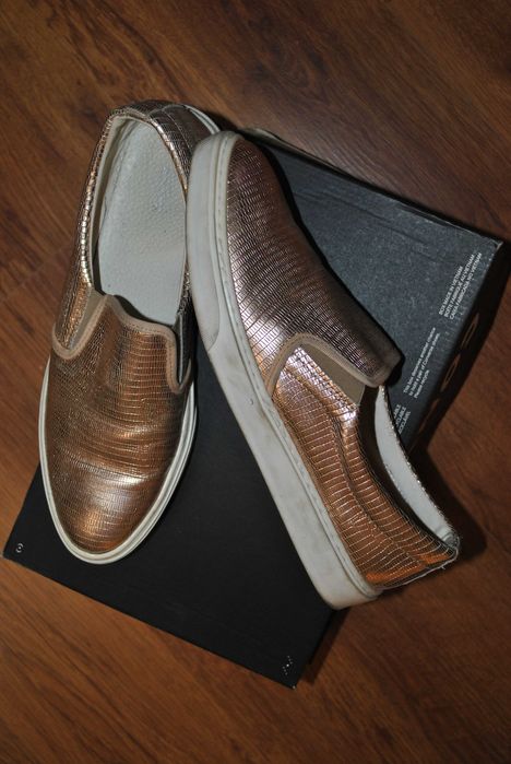 Кожени ботуши и други обувки