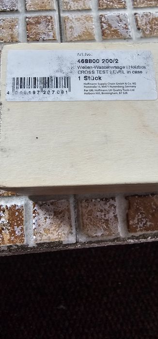 Nivela liniara de precizie  marca STIEFELMAYER Germania
Precizie 0,1 mm/m
Pret 1.000 roni