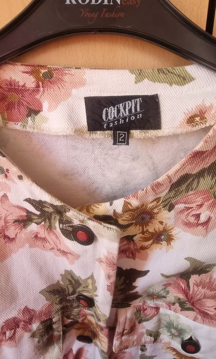 Vând geacă de blugi