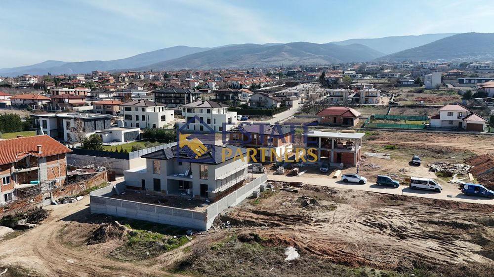 Парцел в Пловдив, област-с.Белащица площ 574 цена 110000