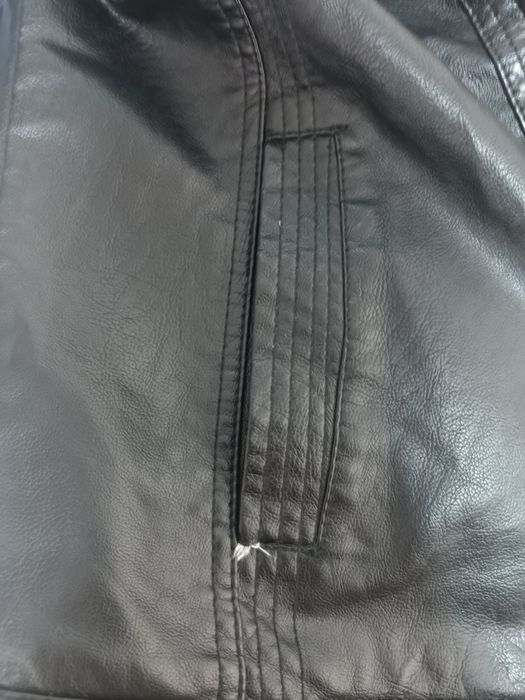 Продам куртку 10 000