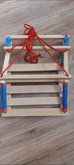 Продам качелю подвесную