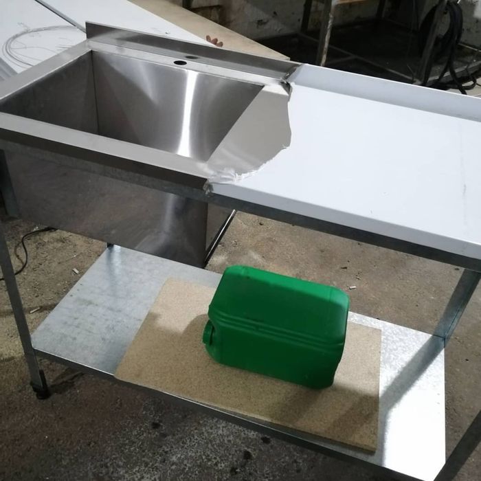 Стол мойка из нержавейки .