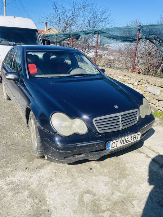 Mercedes c220 цял за части пали и върви.