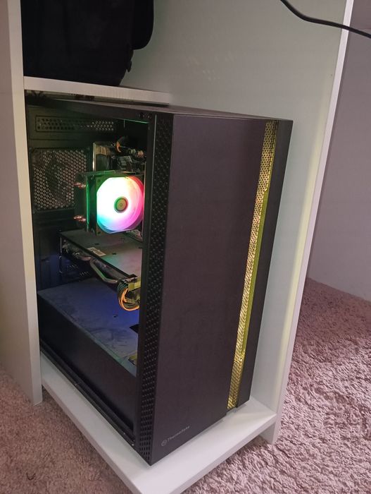 Игровой компьютер сотилади полный комплект