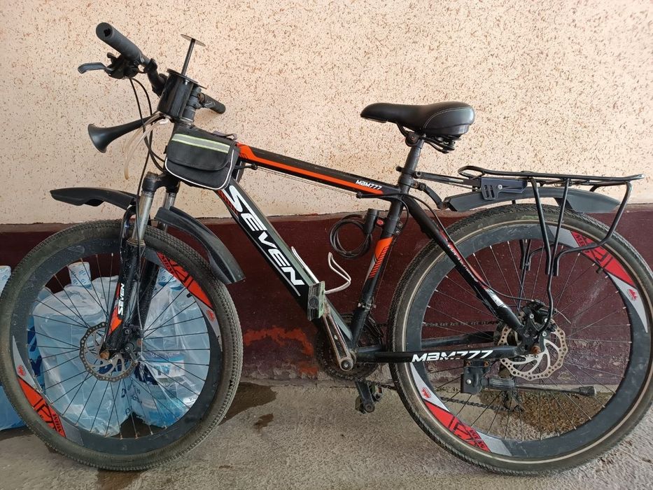 Veloseped sotiladi narxi 800 ming som
26 razmer holati yahshi 
+998
