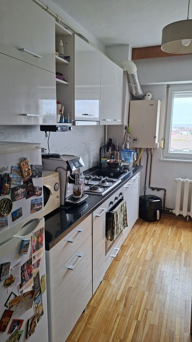 Închiriez apartament 2 camere zona Soarelui