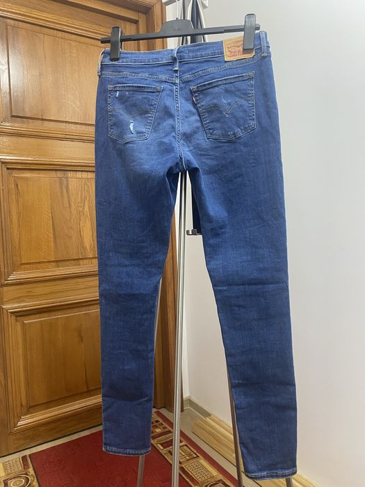 Blugi jeans Levi’s super skinny măsura 31 L, albaștri, impecabili
