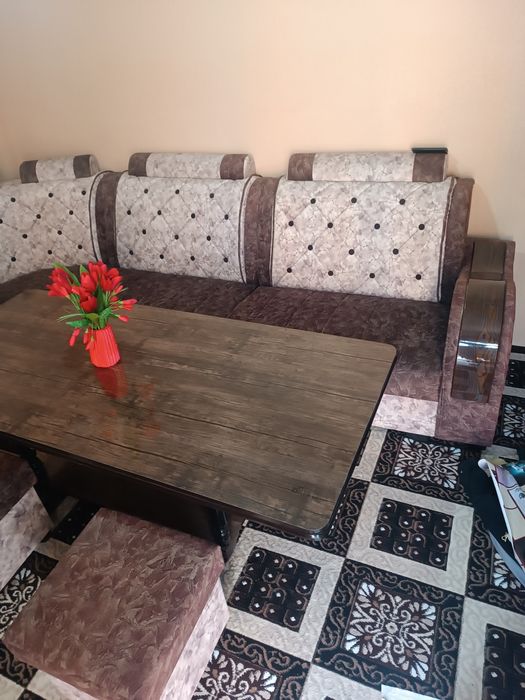 Уголок мебель 2 миллион ва оденный  Диван 2 миллион