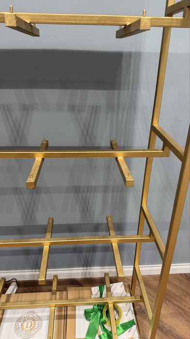 Стеллаж, витрина для нижнего белья или детской одежды и для прочего