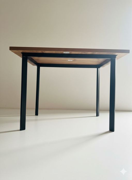 Обеденный  стол