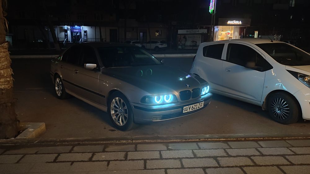 Срочно продается автомобиль BMW 520i