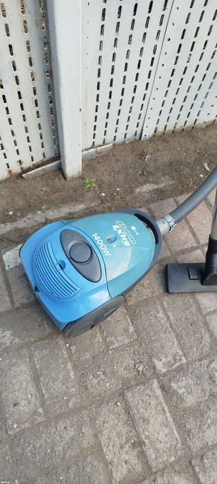 Пылесос с мешком
