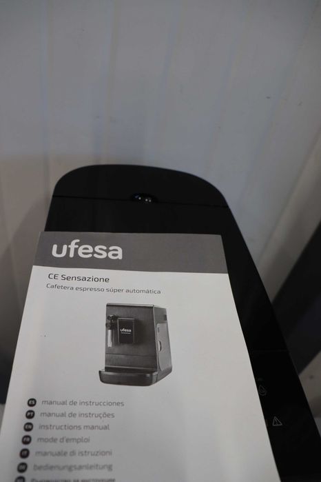 Суперавтоматична кафемашина Ufesa Sensazione, 20bar, сензорен екран