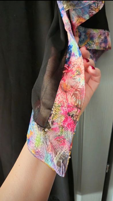 Rochie de ocazie neagră, cu mâneci clopot