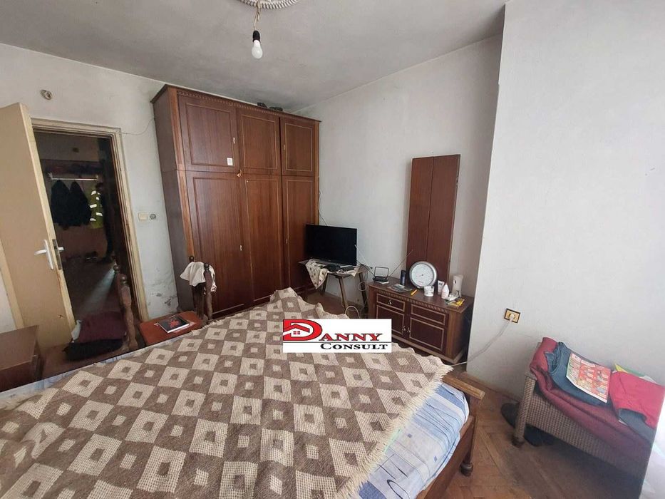 Продава се Тристаен апартамент в Велико Търново, Акация - 95 кв.м за 1158 €/кв.м - Снимка #1