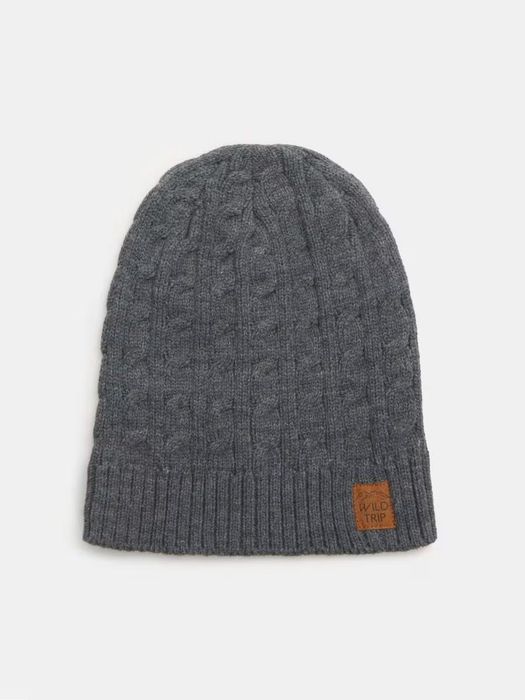 Зимна шапка beanie и зимен шал на Sinsay - чисто нови