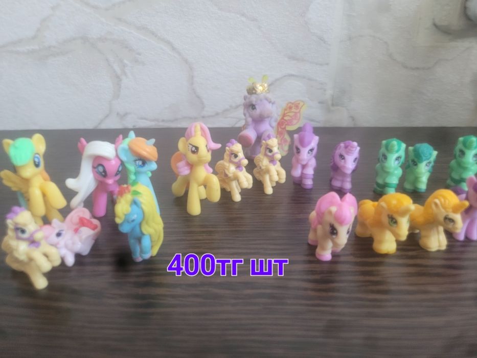 Продам киндер игрушки