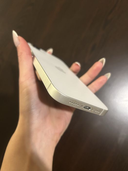 iPhone 16e  - в гаранция